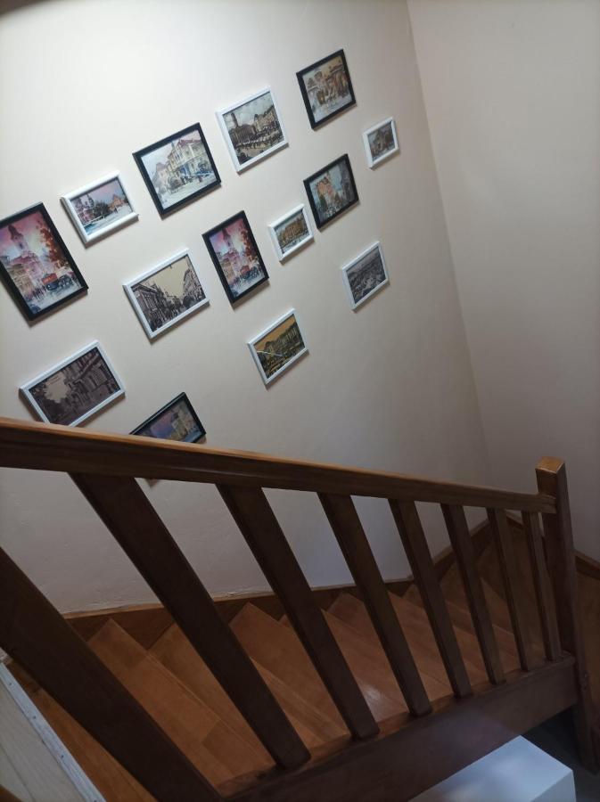 Chorni Vivtsy Apartment Chernivtsi Exterior photo