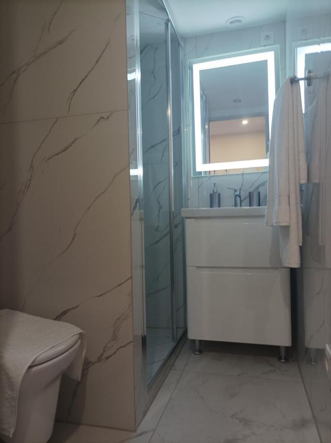 Chorni Vivtsy Apartment Chernivtsi Exterior photo